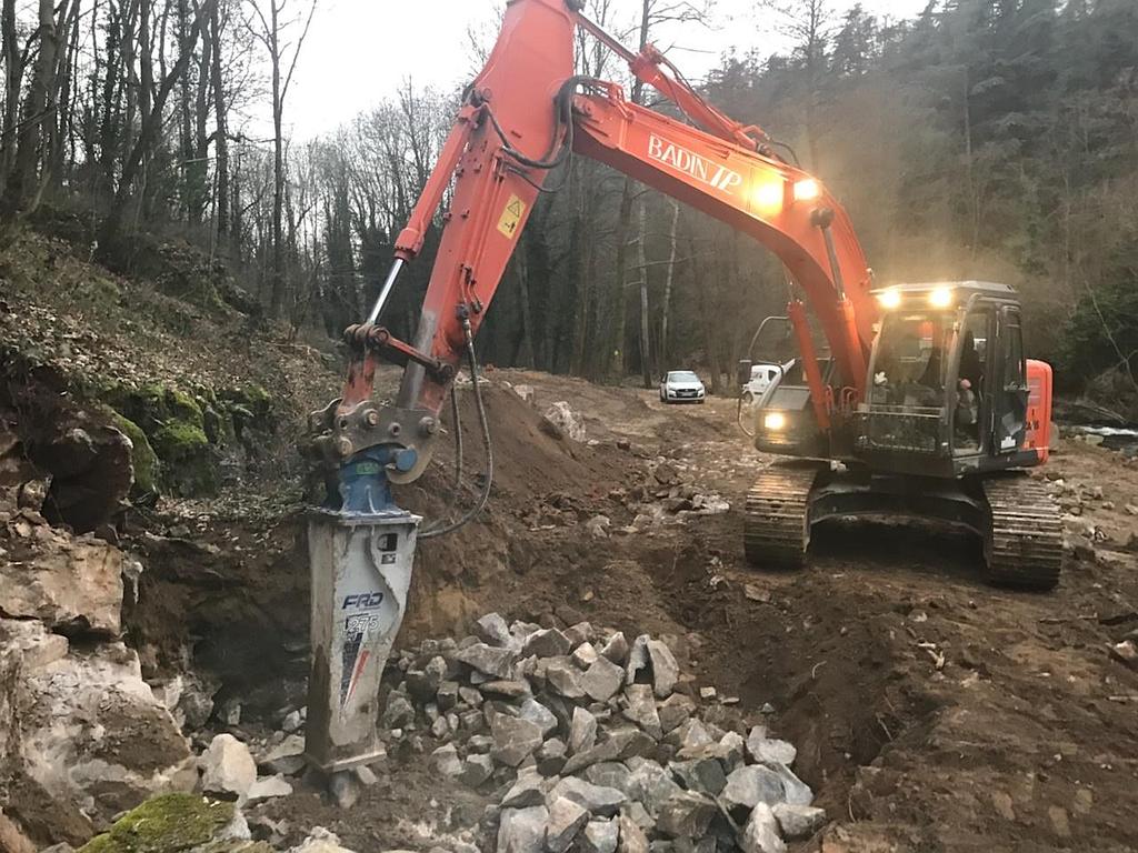 Terrassement pile pour future passerelle Via Fluvia à Annonay