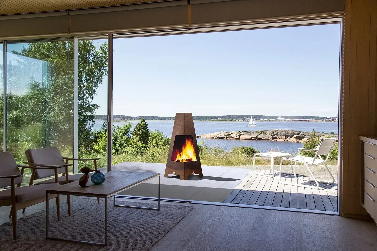 Un poêle extérieur sur une terrasse