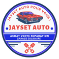 Un logo pour Jayset Auto avec une voiture rouge dessus