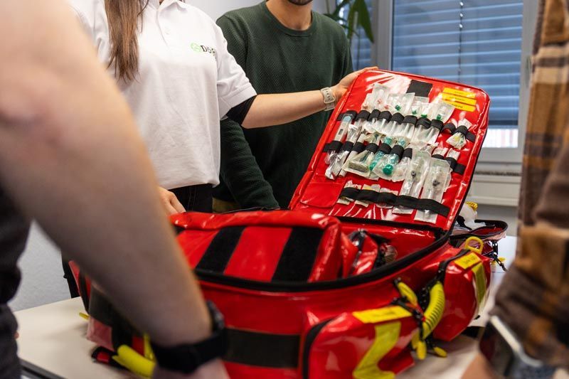 Bild der doering-bildungsgesellschaft.de Beratung Hilfe-Koffer