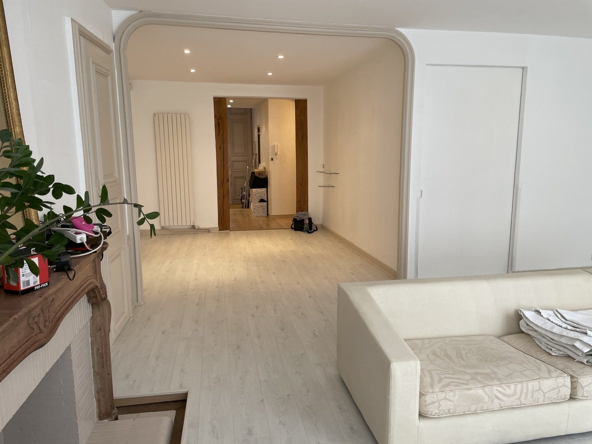 Pose de parquet blanc