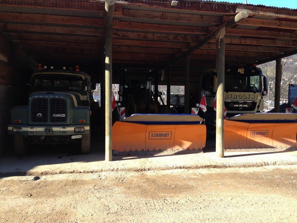 Scavatori nel parcheggio - Birolini SA