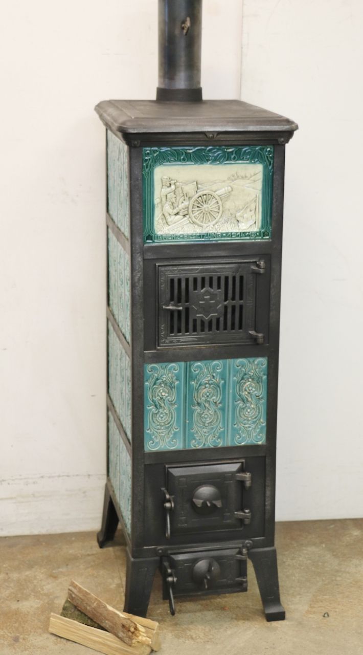 Kachelofen Nr. 1963- Eine handglasierte Kachel von Fritz Kohler welche die Schweizer Grenzbesetzung von 1914/15 thematisiert