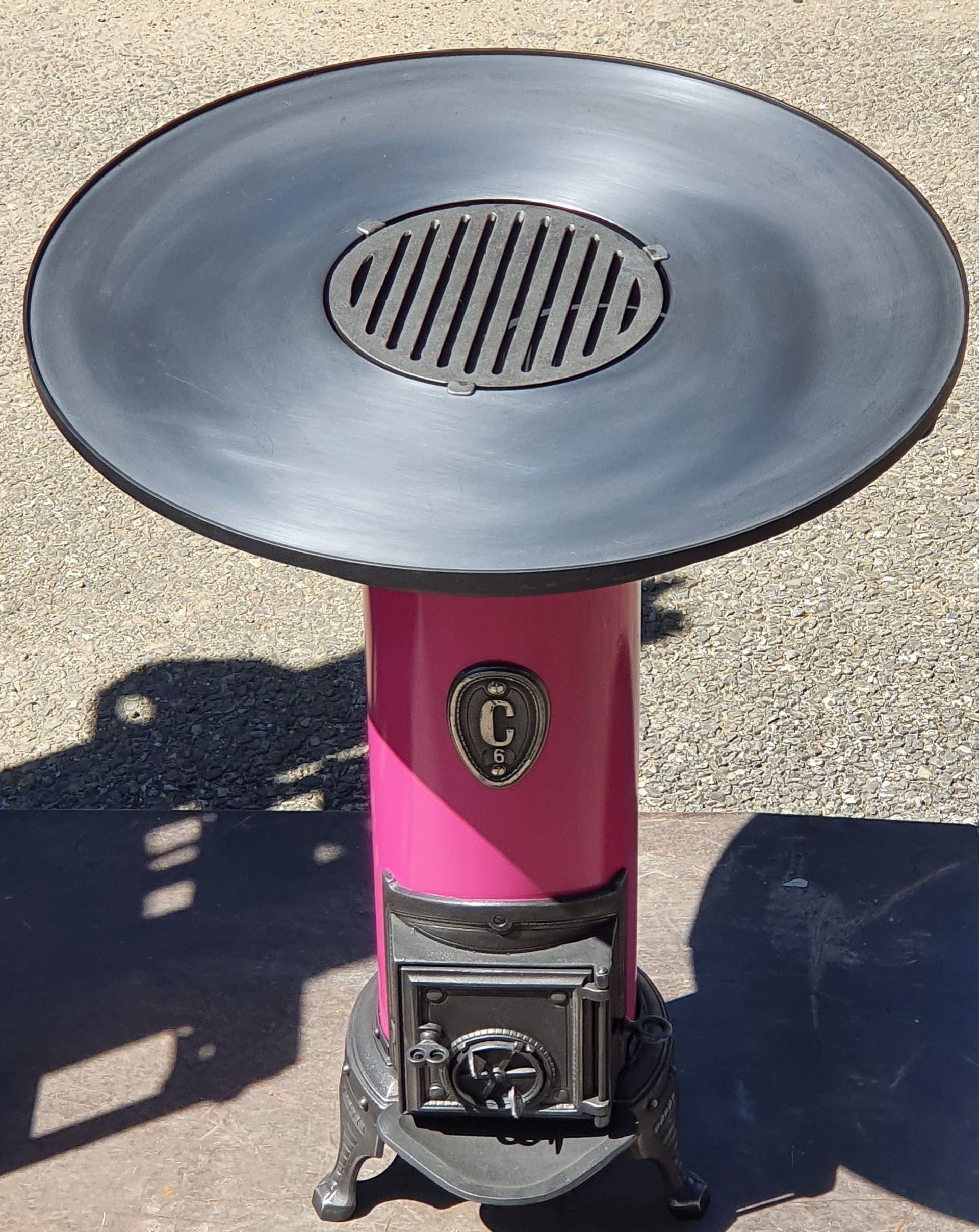 Poêle cylindrique avec brasero et anneau de cuisson, repeint en rose