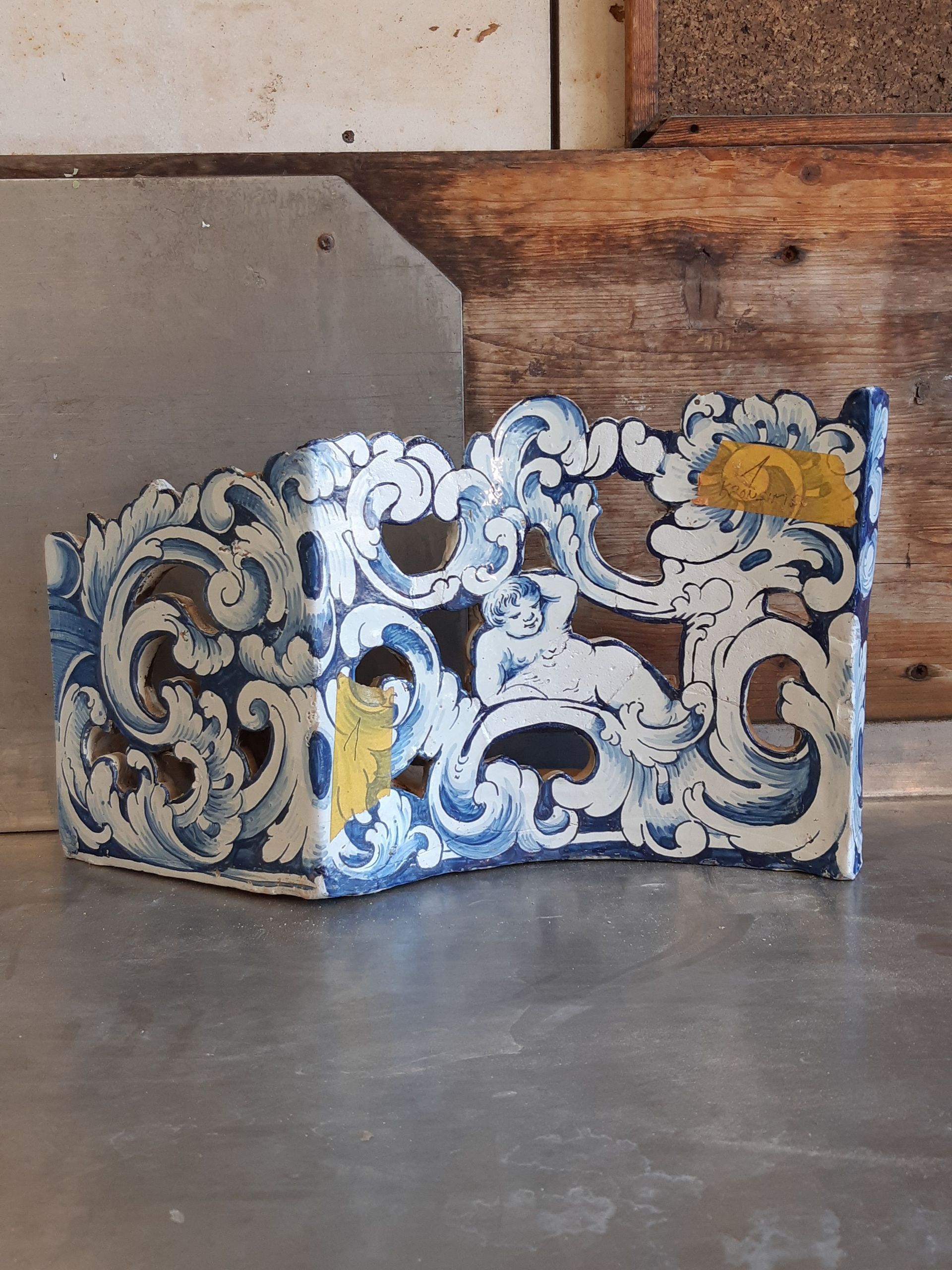 Peinture de la moulure de couronne, étape 2