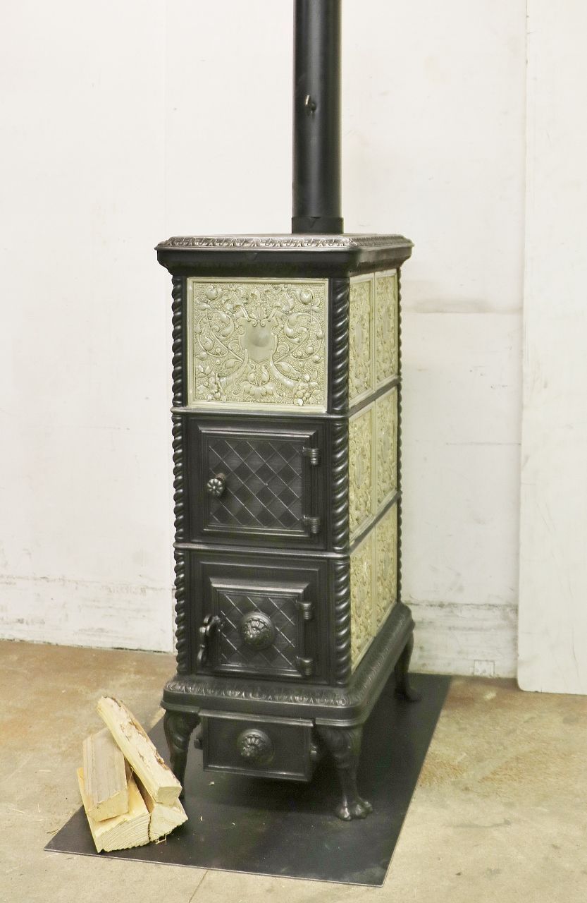 Kachelofen Nr. 2043- Lucelle Ofen mit seidengrauen Kacheln