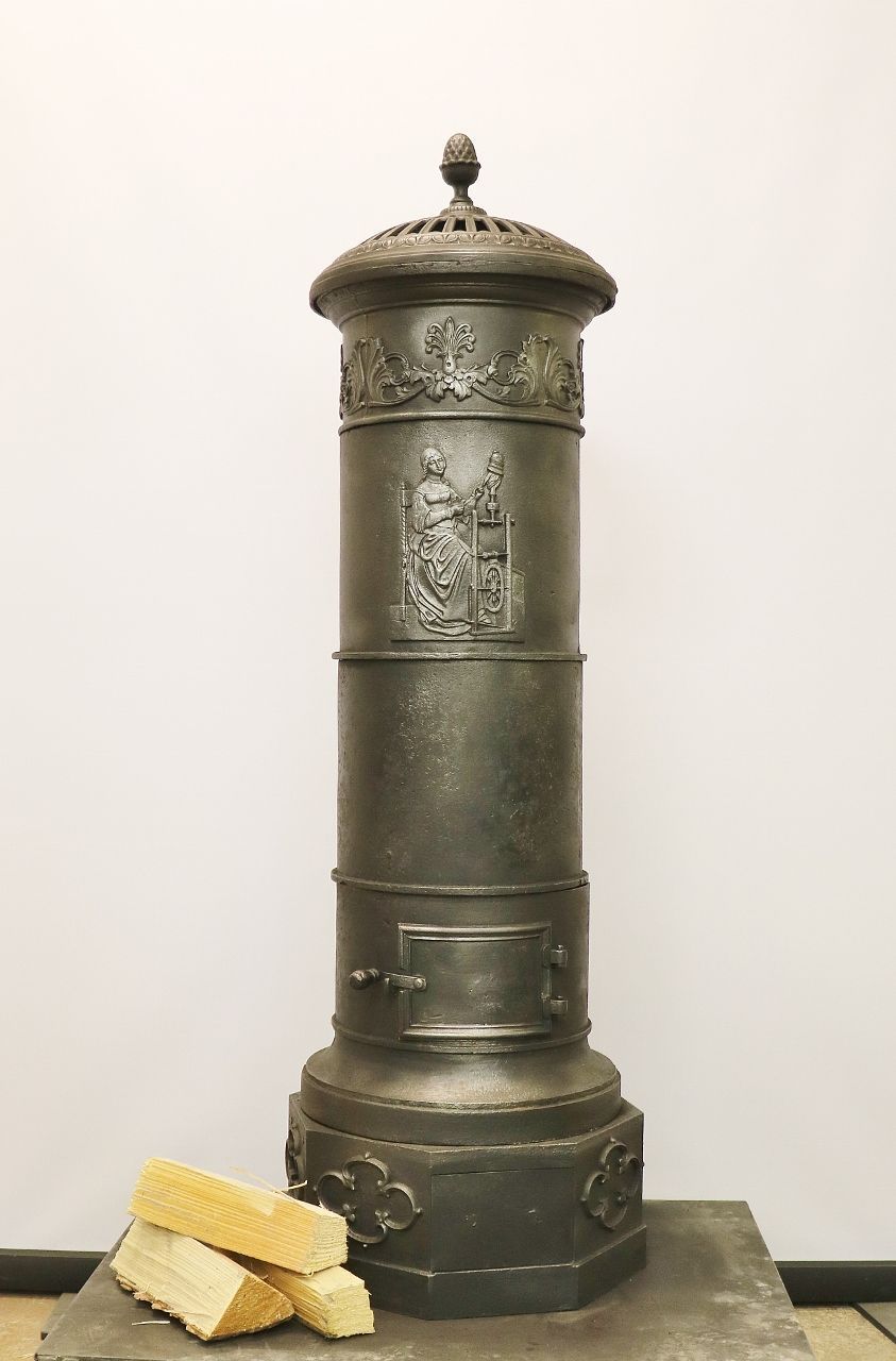 Poêle en fonte n° 2146- Poêle en fonte allemand de la fonderie Hüttenwerk Wasseralfingen