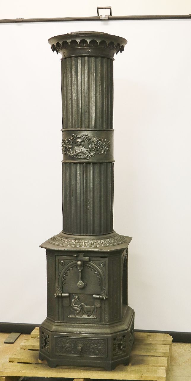 Poêle en fonte n° 2151- Poêle en fonte allemand de la fonderie Hüttenwerk Wasseralfingen