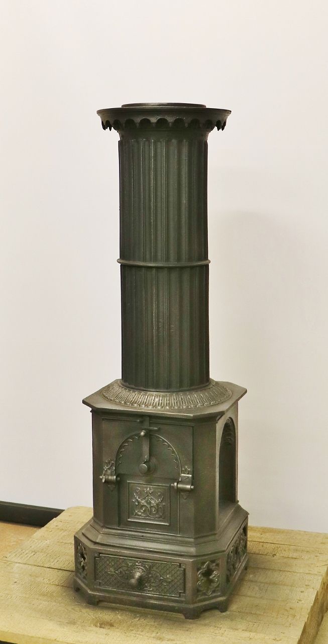 Poêle en fonte n° 2153- Poêle en fonte allemand de la fonderie Hüttenwerk Wasseralfingen