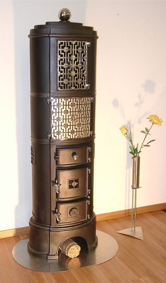 Danish cast-iron stove from former stove manufacturer H. Rasmussen & Co. Odense