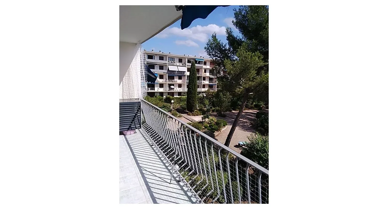 Balcon comportant un filet