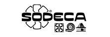 Logotipo de SODECA con un emblema estilizado negro y tres pequeños iconos negros debajo sobre un fondo blanco.