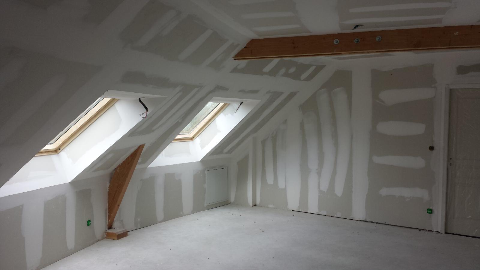 Isolation et plâtrerie dans les combles aménagés