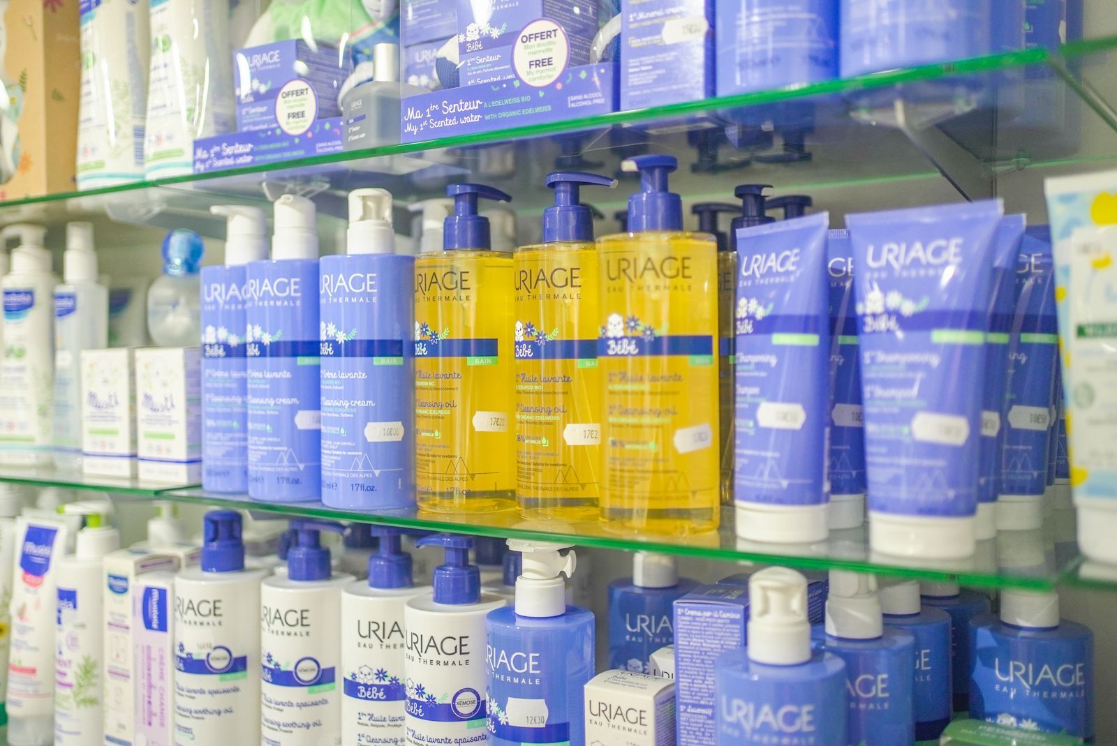Rayon de pharmacie huiles et crèmes solaires