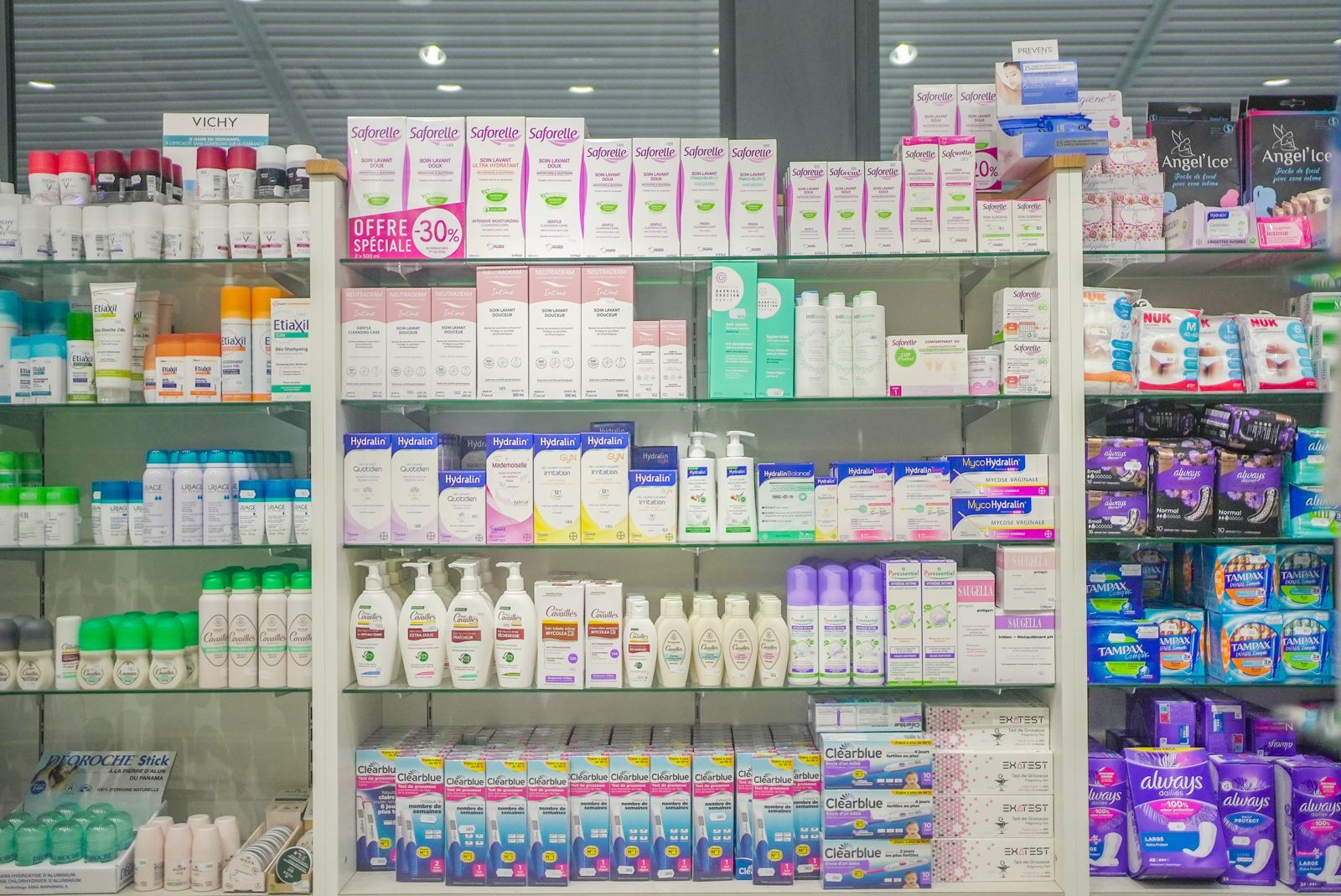 Rayon de pharmacie crèmes
