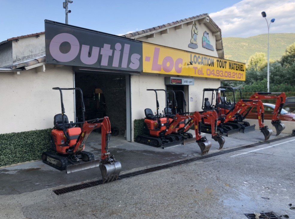 Entreprise Outils-Loc avec des minipelles