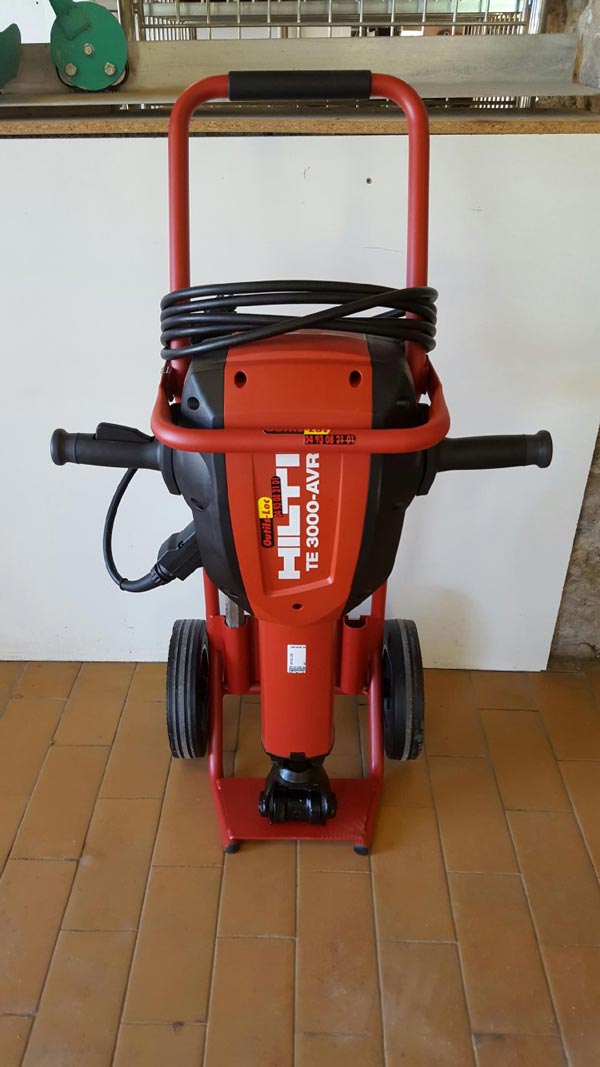 Marteau Hilti rouge