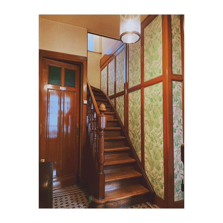 Un escalier en bois