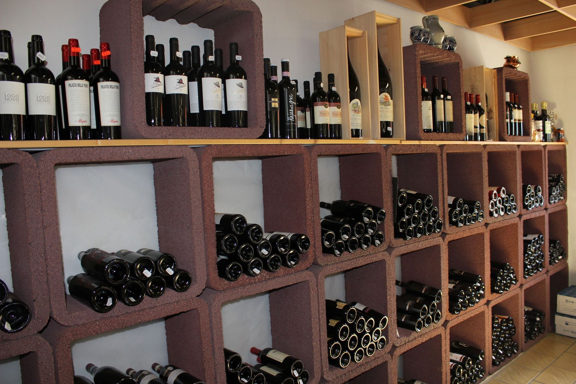 Frauchiger Weine - Weingestell