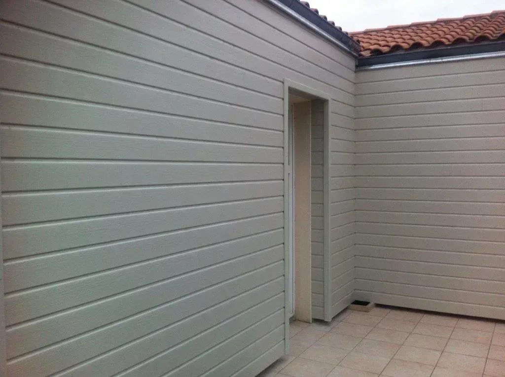 Bardage extérieur gris