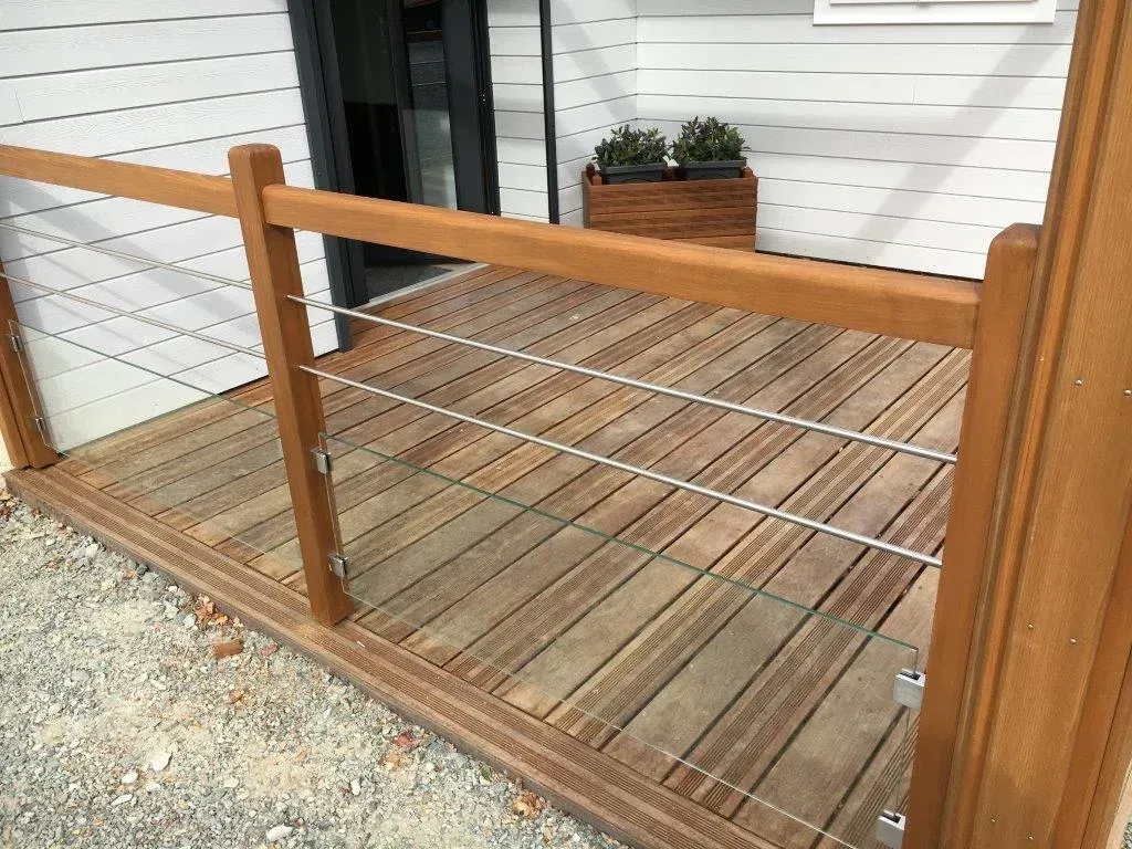 Garde-corps autour d'une terrasse