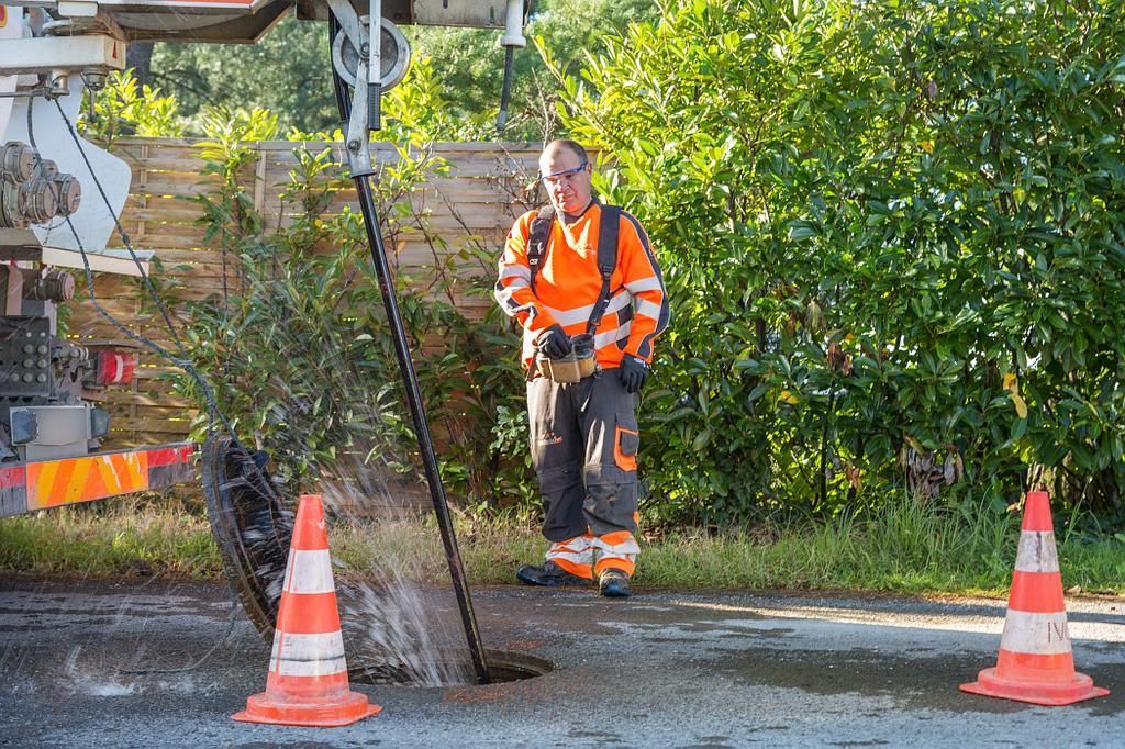 Un nettoyage de canalisation par l'équipe de Macheix IVC