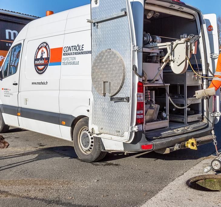 Camion d'intervention de Macheix IVC pour l'assainissement 