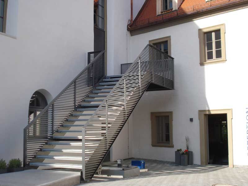 Metallbau Heilmann GmbH, Grettstadt | Slogan Stahlbau, Stahlwasserbau, Tore, Brandschutztüren, Sonderkonstruktionen, Metallbau, Designobjekte, Kunstobjekte