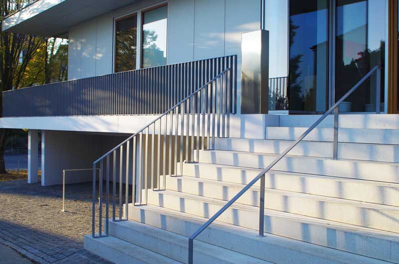 Metallbau Heilmann GmbH, Grettstadt | Slogan Stahlbau, Stahlwasserbau, Tore, Brandschutztüren, Sonderkonstruktionen, Metallbau, Designobjekte, Kunstobjekte