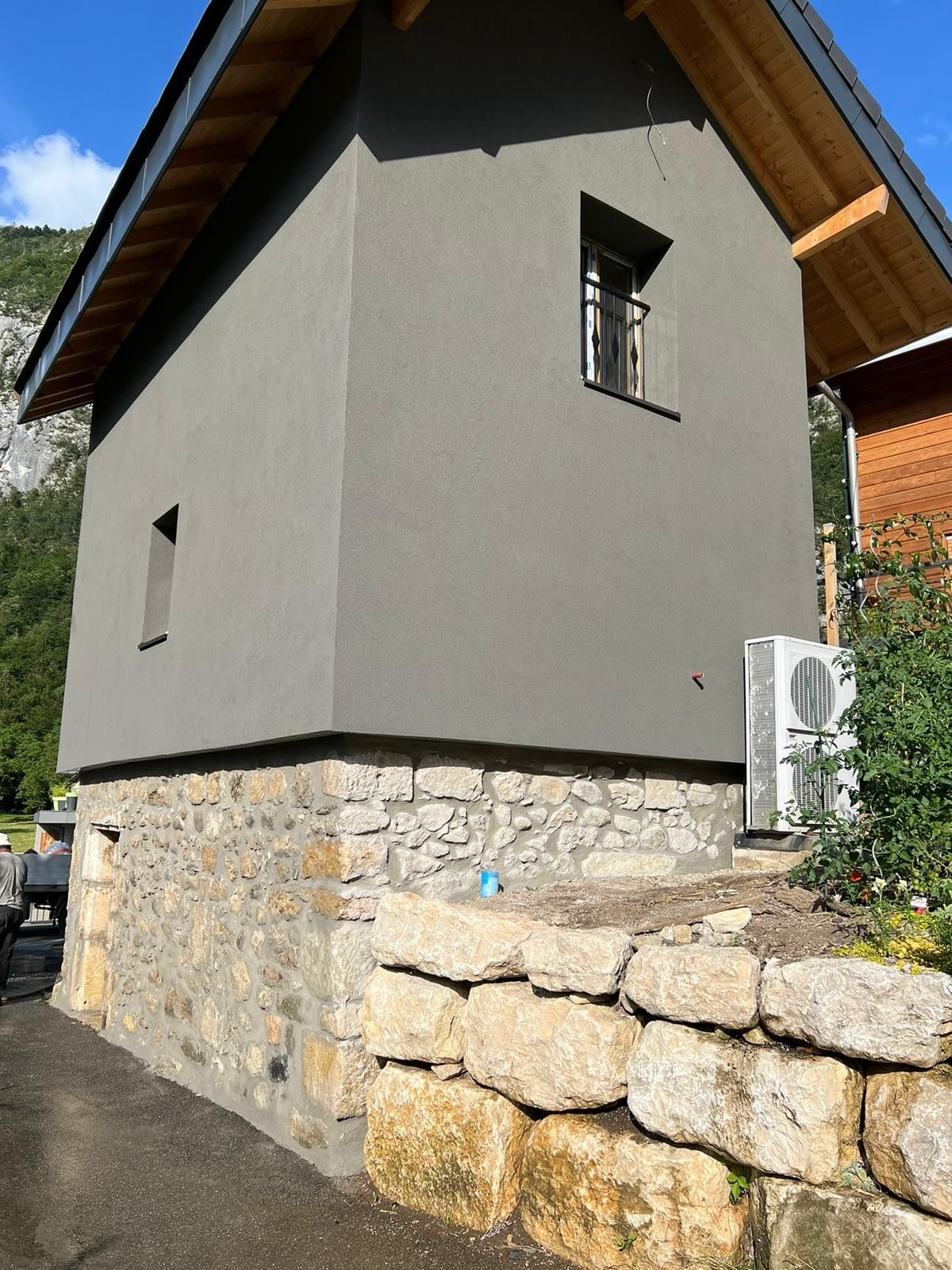 Vers Peinture et enduit