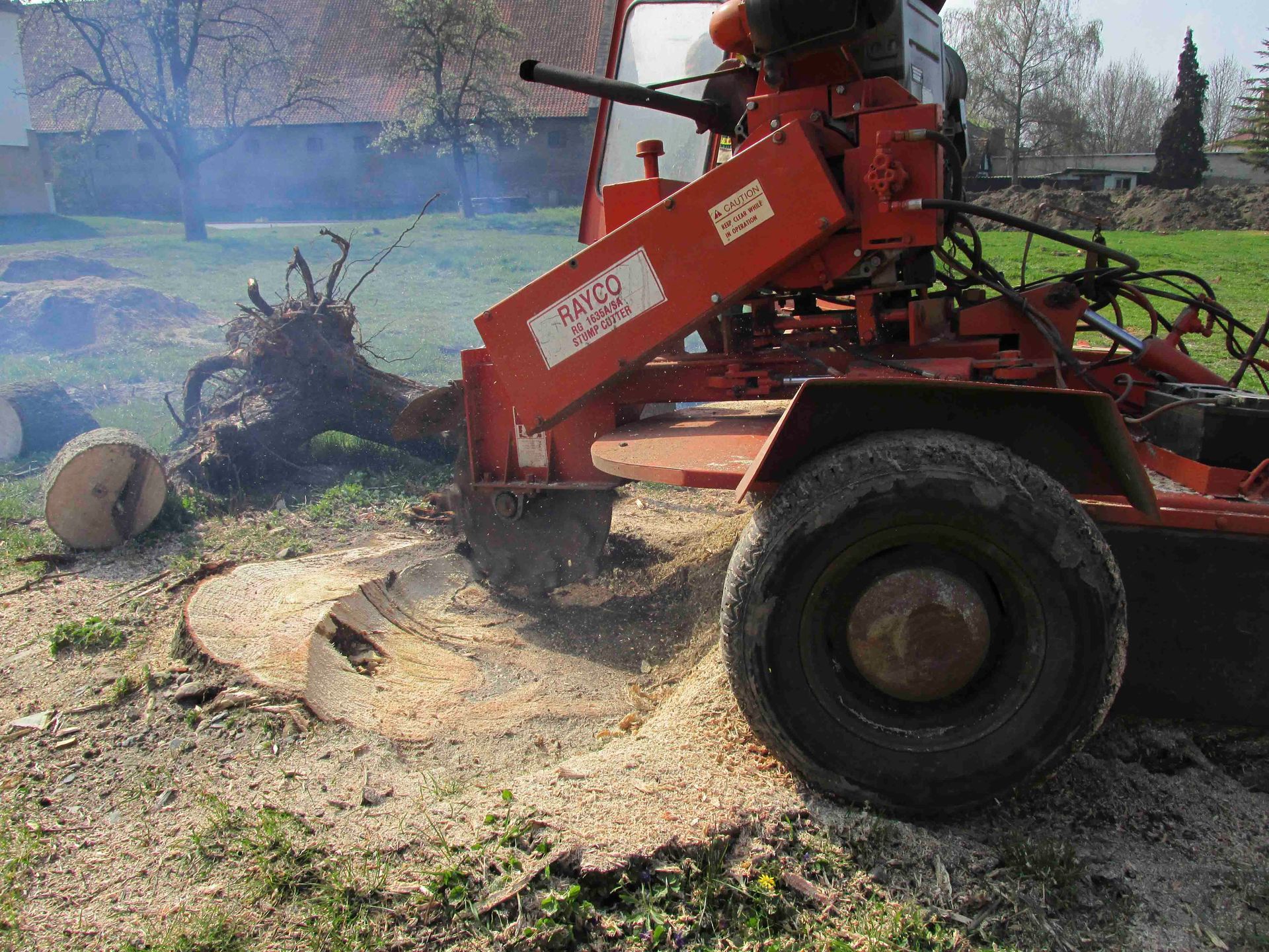 Baumstubben abfräsen