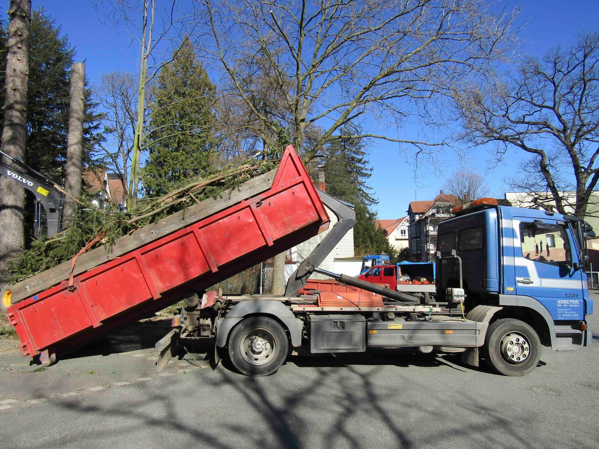 Containerstellungen / Entsorgung Bauschutt / Grünschnitt