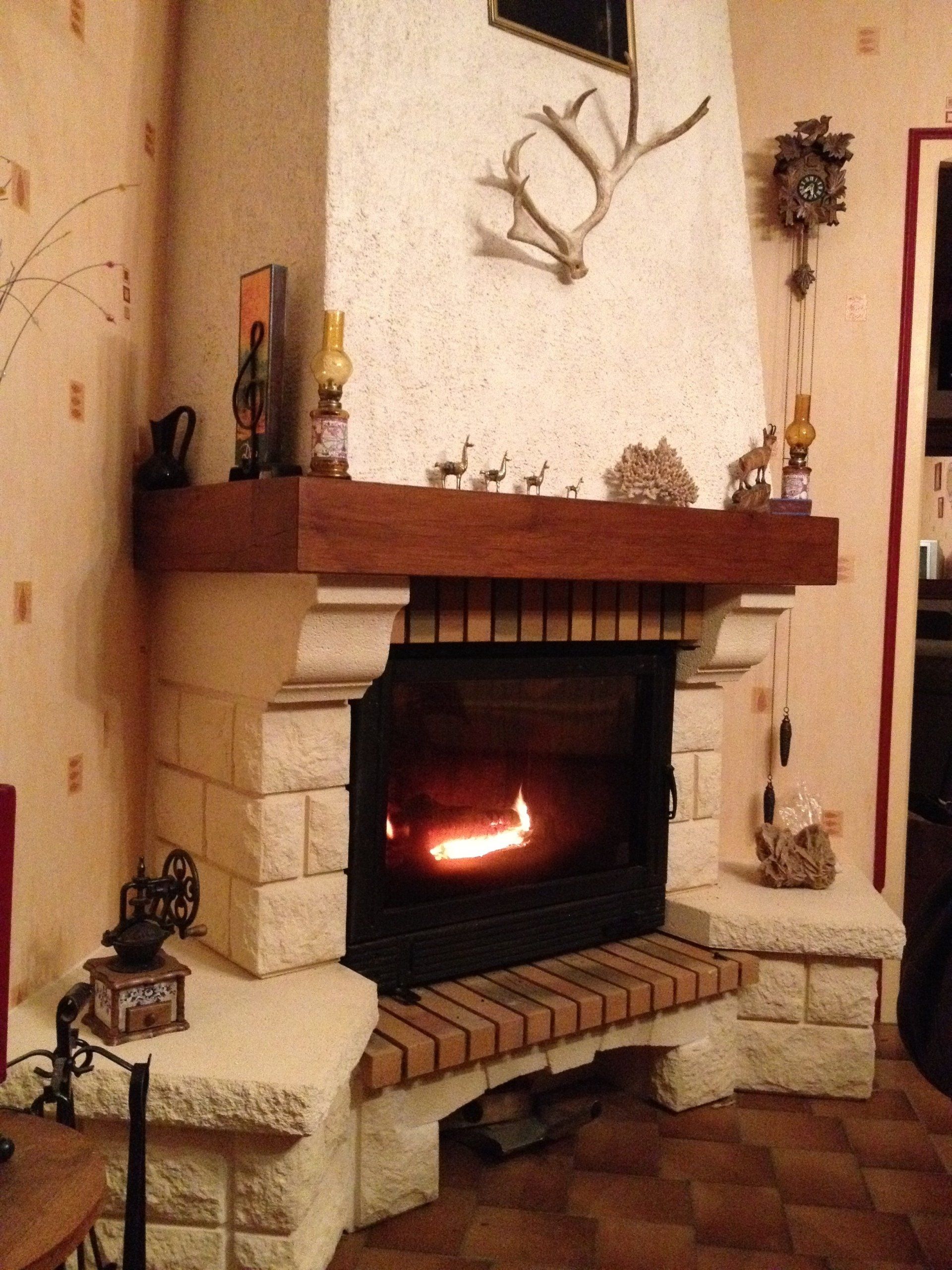 Cheminée traditionnelle en pierre de taille 