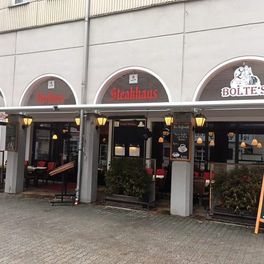 Außenansicht am Tag von Boltes Steakhaus