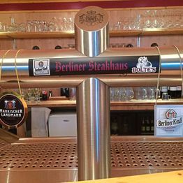 Zapghahn an der Bar Märkischer Landmann und Berliner Kindl