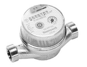 Un primer plano de un medidor de agua Honeywell sobre un fondo blanco.