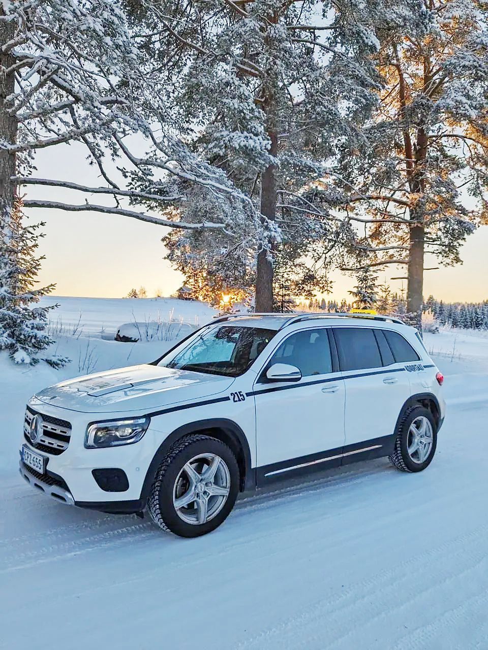 Luo Alt-tekstitunnisteet hakukoneoptimointia ja saavutettavuutta varten.