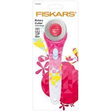 Cúter rotatorio Fiskars rosa