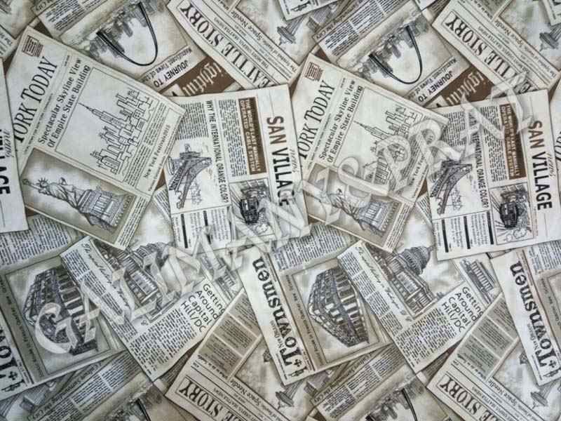Un montón de periódicos están apilados uno encima del otro.