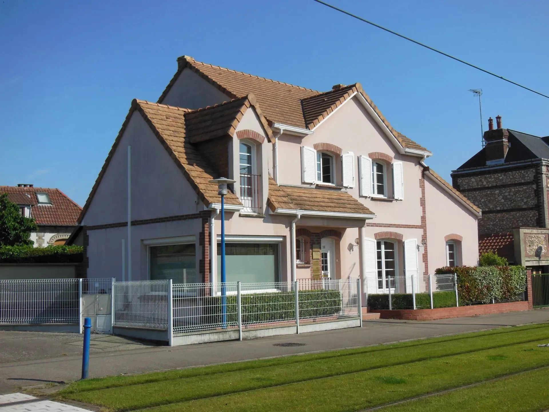 Jolie maison à étage