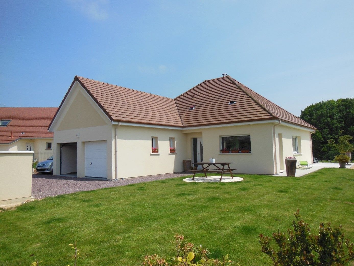 Maison avec grand jardin