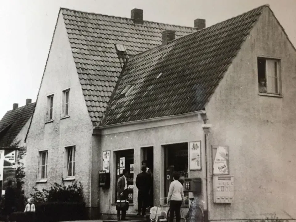 Geschichte Elmar Thiele GmbH | Altes schwarz-weiß Foto eines Hauses