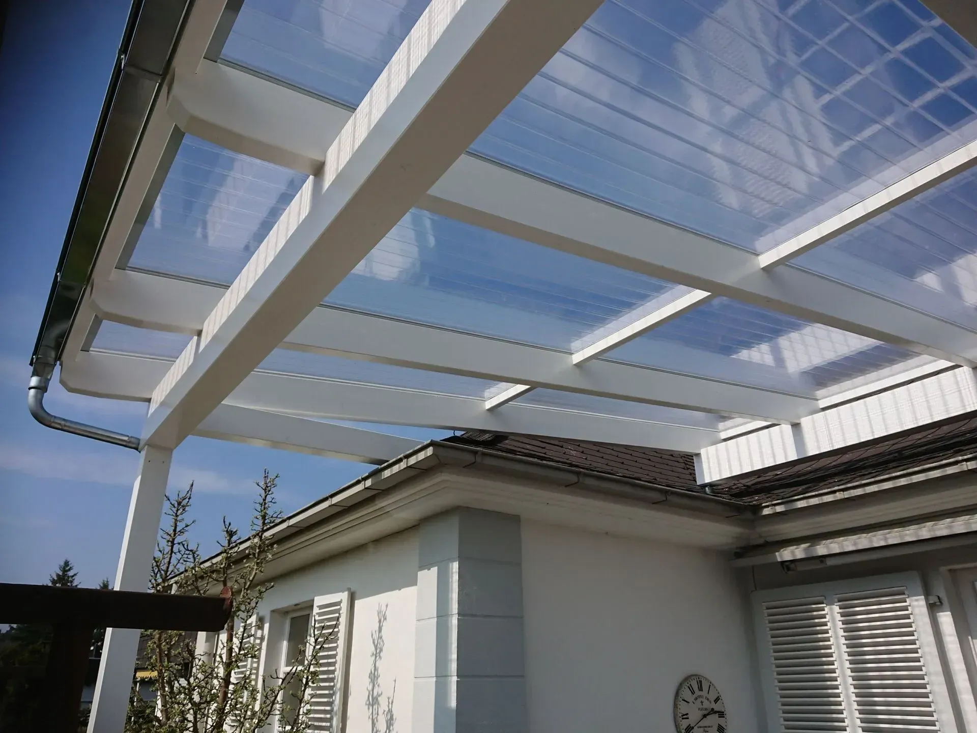 Wintergarten: Lichtdurchlässige Überdachung der Terrasse