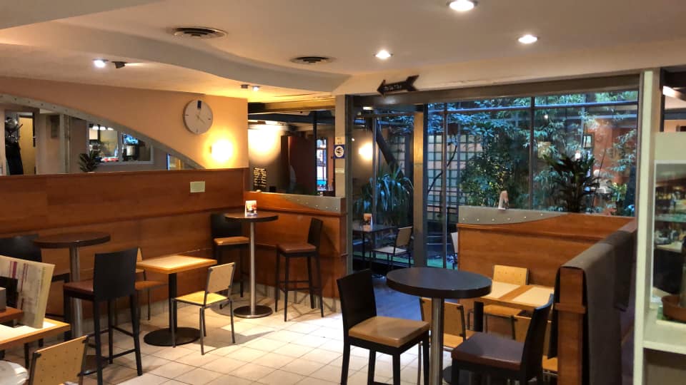 Salle du restaurant Au Petit Caporal