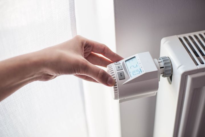 Réglage du thermostat d'un radiateur électrique