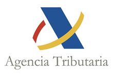 Se muestra un logotipo de la agencia tributaria sobre un fondo blanco.