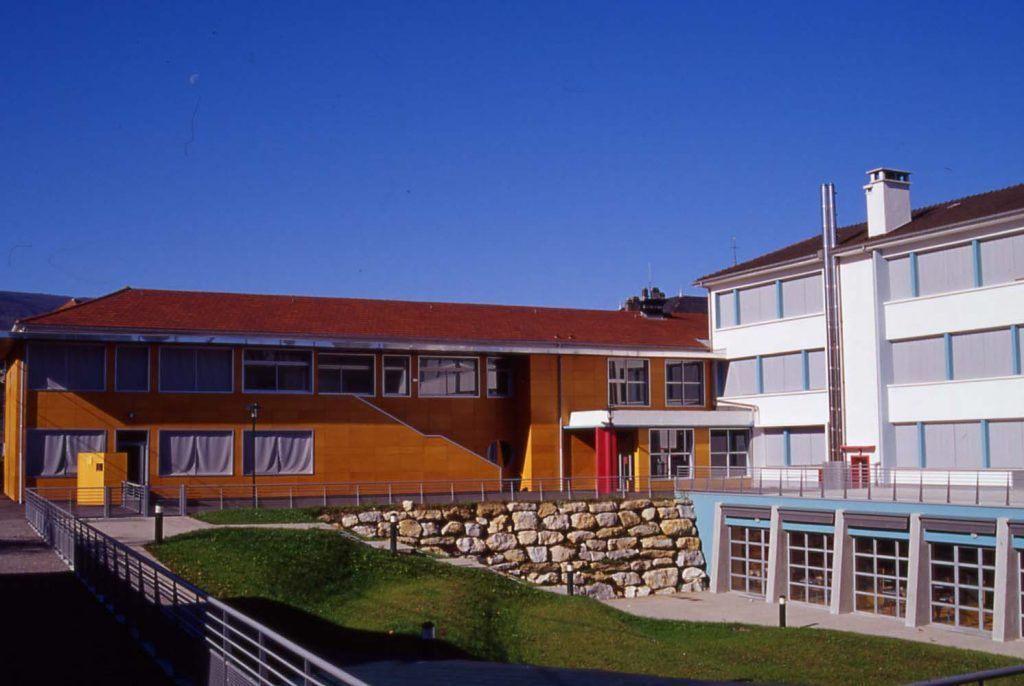 Une école avec cours