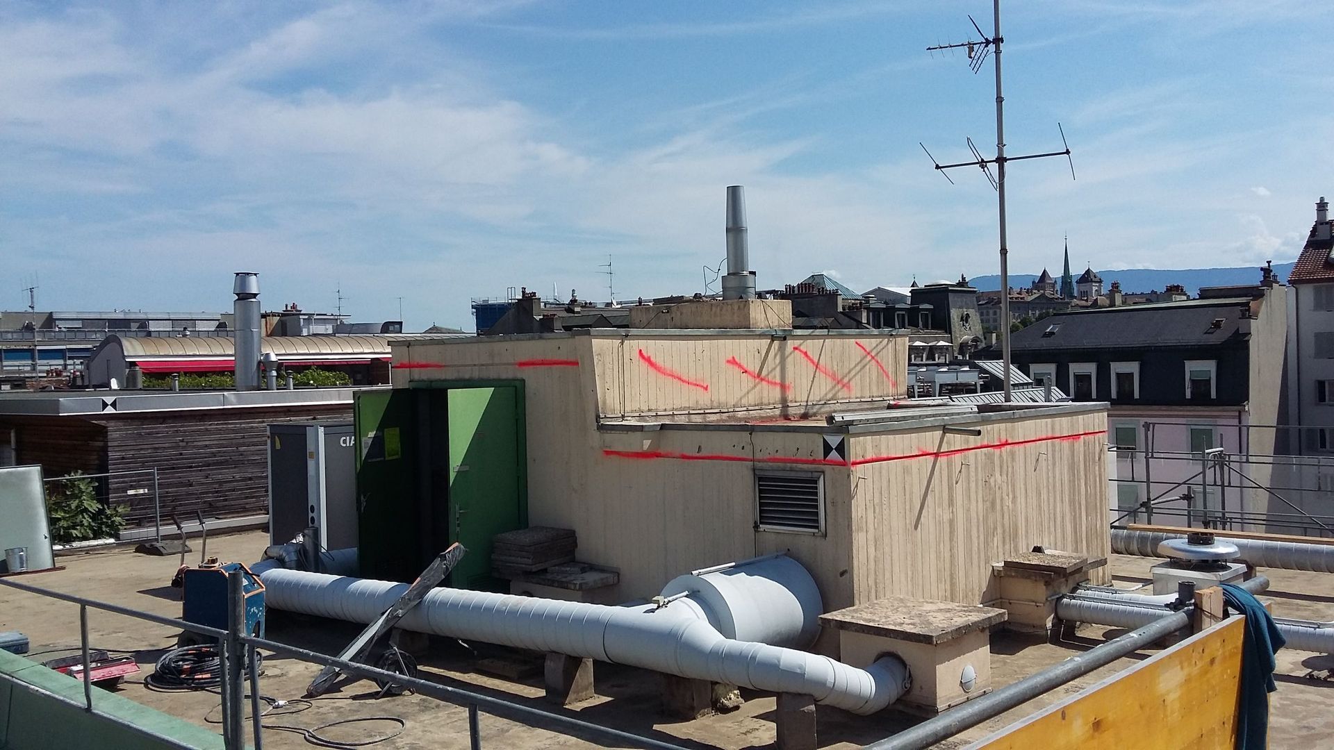 Travail sur un toit - ATR Découpe Béton