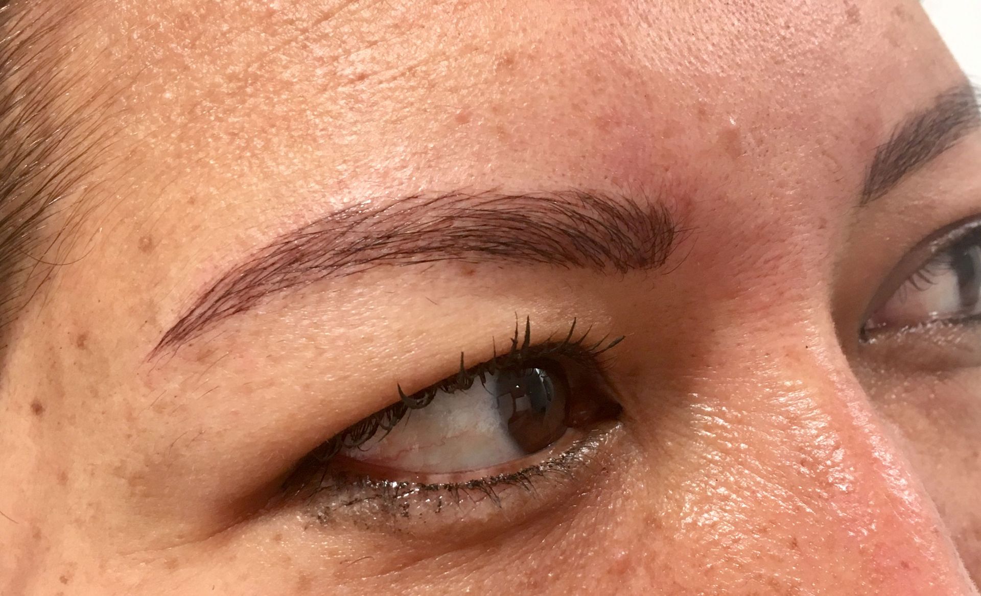 Permanent Make-up + Microneedling
