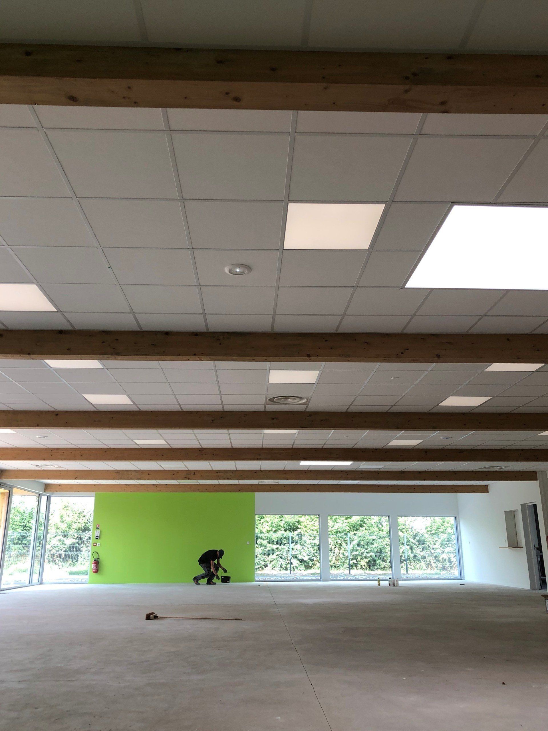 Faux plafond démontable salle